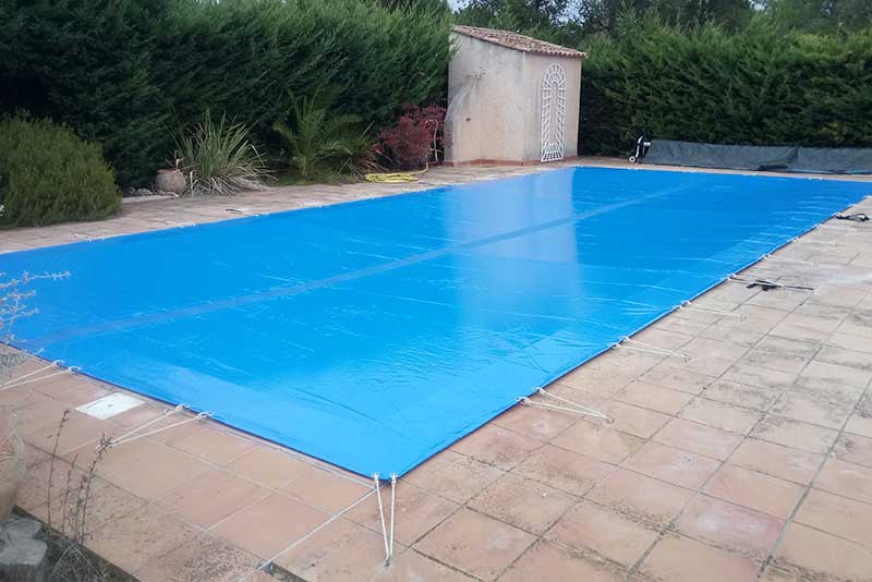 bâche pour piscine - pisciniste professionnel aux issambres et ste maxime